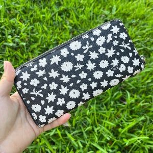 Coach wallet new without tag